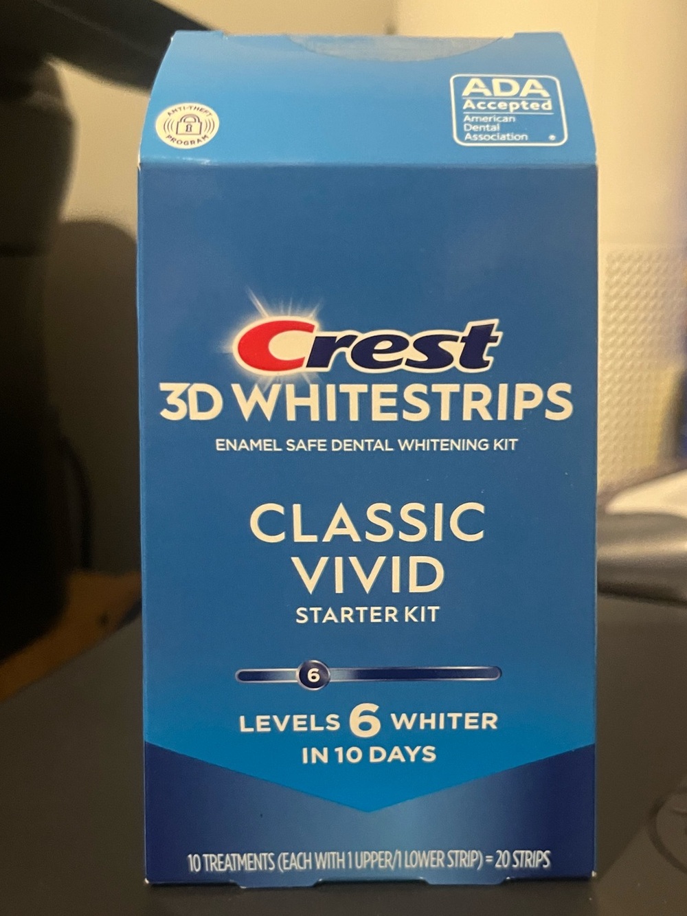 Crest 3D Whitestrips Classic Vivid - Blue Packaging. New sealed and in date.